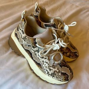 Steve Madden Snakeskin wedge sneakers. Size 5.5, worn 3 times, almost like new.